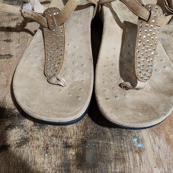 Vionic Tula Tan Sparkly Thing Sandal 9 - Picture 4 of 8